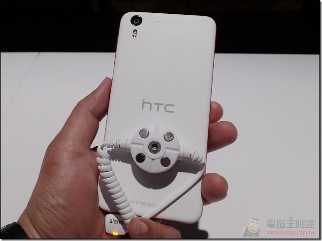 HTC Desire EYE (6)