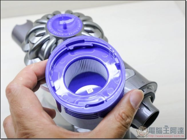 Dyson V8 Fluffy開箱評測體驗新一代設計超強續航噪音減半的多