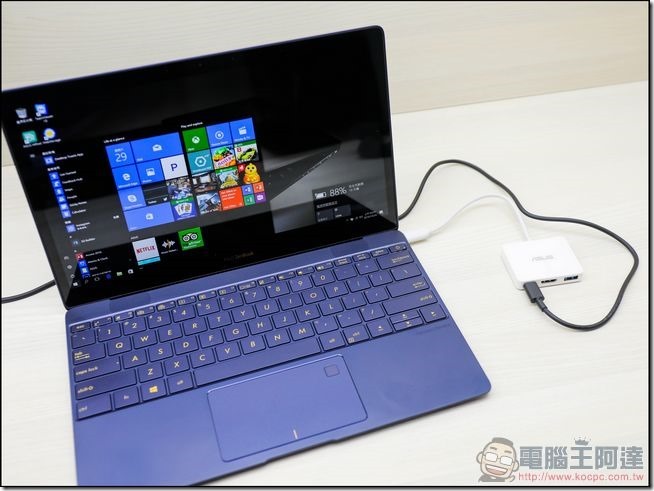 早い者勝ち ASUS - 【lvbde】Asus Zenbook 3 UX390 【美品】 ノートPC