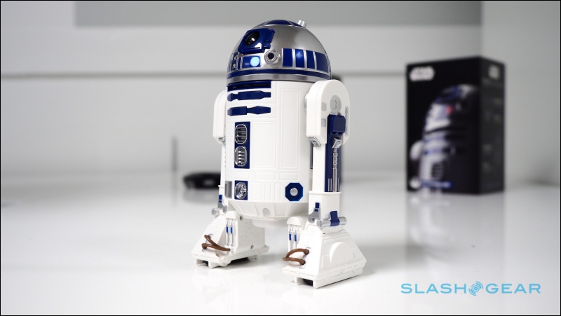 抓緊星戰新電影商機，Sphero 重推 R2-D2 並帶來新電影中的機器人 BB-9E - 電腦王阿達
