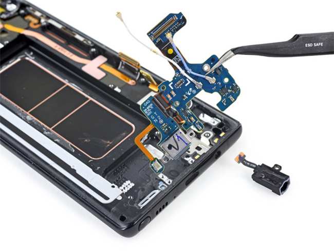 iFixit 拆解 Samsung Galaxy Note 8 ：安全性更好，四鏡頭讓人驚艷 - 電腦王阿達