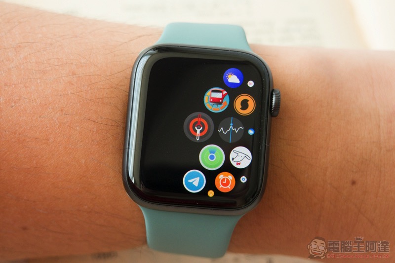 Apple Watch Series 5 開箱體驗：它真的能隨時看時間  電腦王阿達