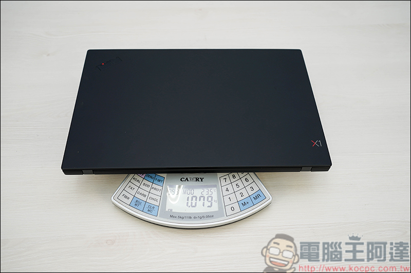 Lenovo ThinkPad X1 Carbon 7th 開箱，只有一公斤出頭的高效能軍規