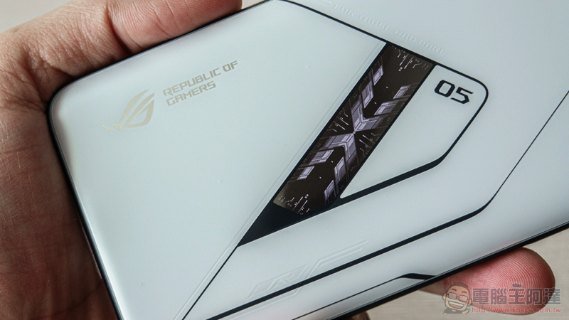 ROG Phone 5 Ultimate 開箱