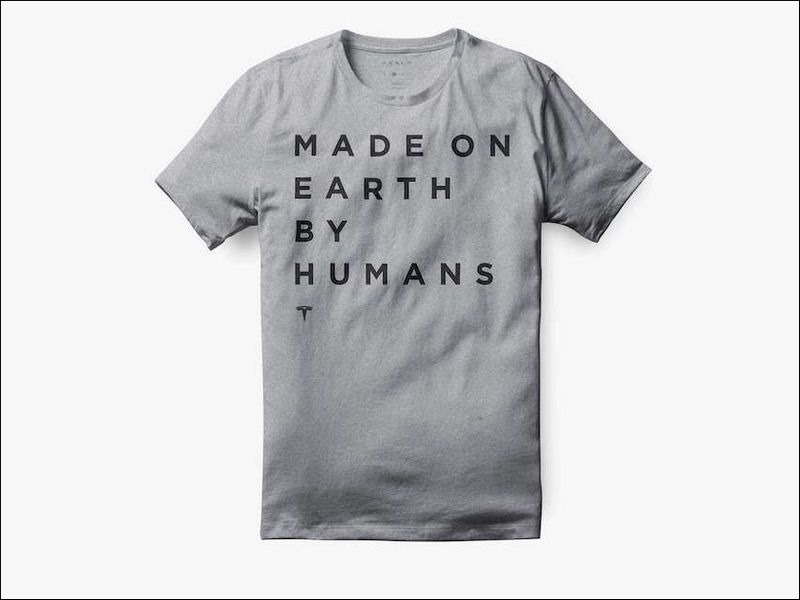 Tesla 精品服飾首次登台，開放車主與消費者線上訂購，免運直送到府。圖為以登上太空之旅的 Tesla Roadster 中電路板上的經典名言 “Made on Earth by Humans” 為設計理念的限量版 T 恤。