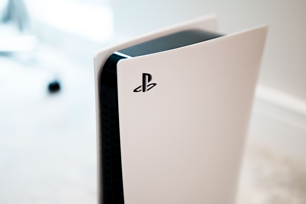 外媒稱 Sony 將於明年推出一款全新 PS5 主機，配備可拆卸式光碟機 - 電腦王阿達