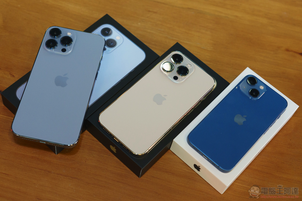 iPhone 13 Pro Max 開箱圖賞，用 imos 全機防護將天峰藍的滑順永留手心 - 電腦王阿達