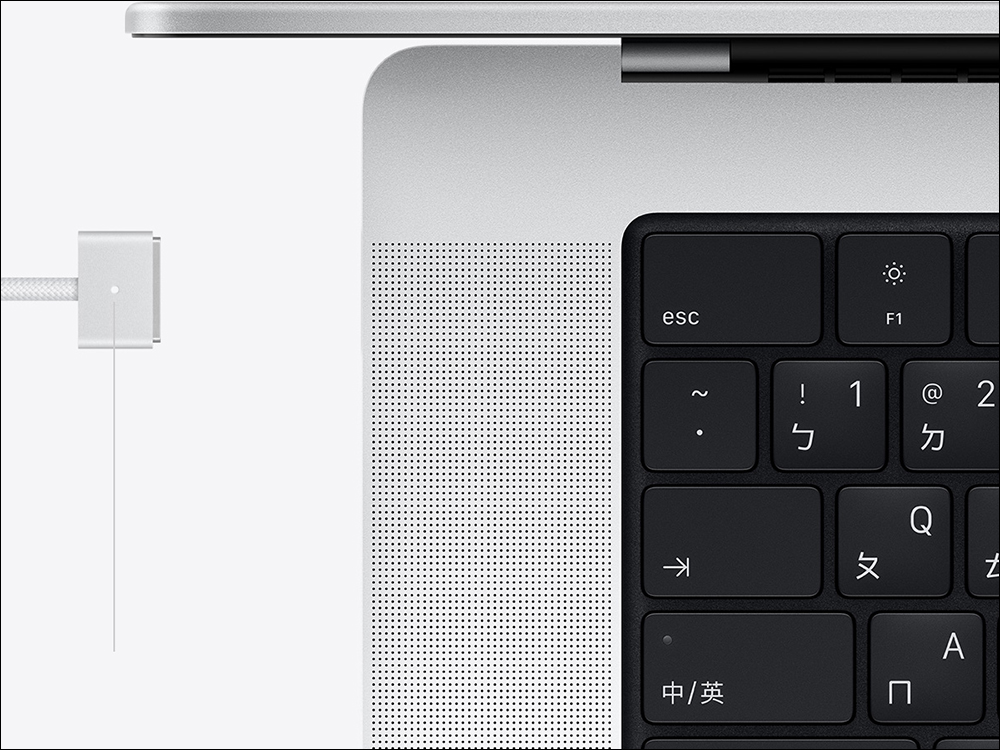 Apple 為全新16 吋MacBook Pro 標配的140W USB-C 充電器是品牌首款GaN