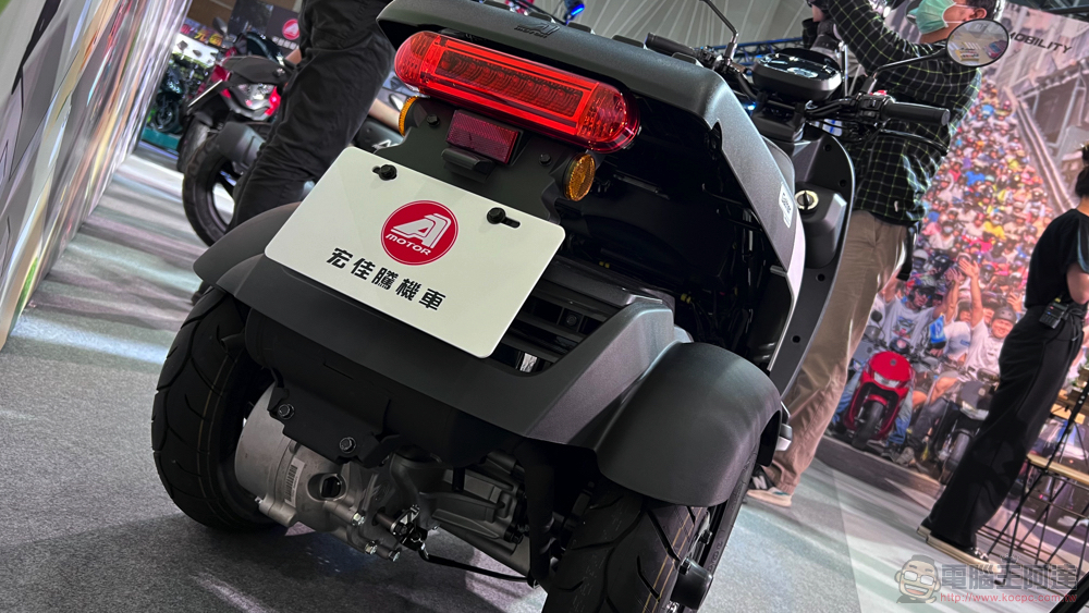 裙擺搖搖的超可愛宏佳騰電動車 Ai-4 Ever 發表，一顆 Gogoro 電池就陪你跑遍全台灣 - 電腦王阿達