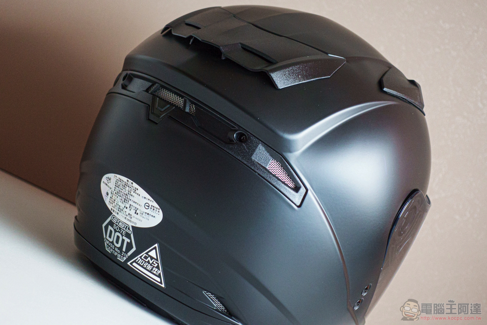 為騎行多份保障！iMiniDV X4 內建式安全帽行車記錄器開箱使用體驗（評價 評測 動手玩） - 電腦王阿達