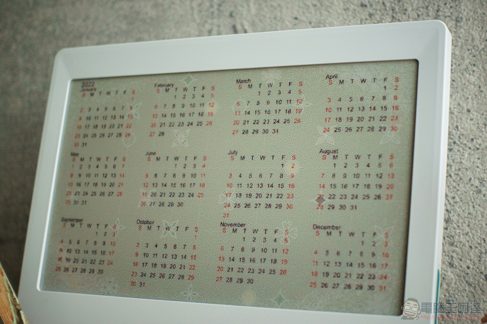 ULANI 永恆曆 ∞ 開箱體驗：不傷眼、低耗電又省紙張的電子紙桌曆（評價 評測 動手玩） - 電腦王阿達