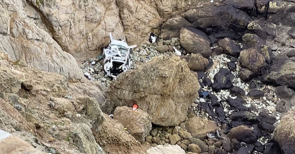 美國 Tesla 嚴重事故，從懸崖上墜落 250 英尺，一家四口奇蹟般生還 - 電腦王阿達