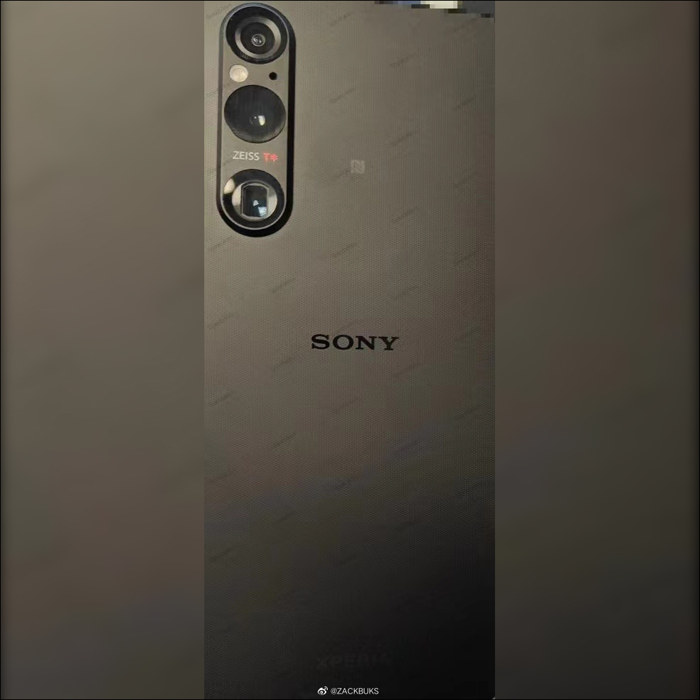 疑似 Sony 新旗艦 Xperia 1 V 機身背面諜照曝光，傳將取消 3D iToF 感應器和 RGB IR 紅外線感光元件 - 電腦王阿達