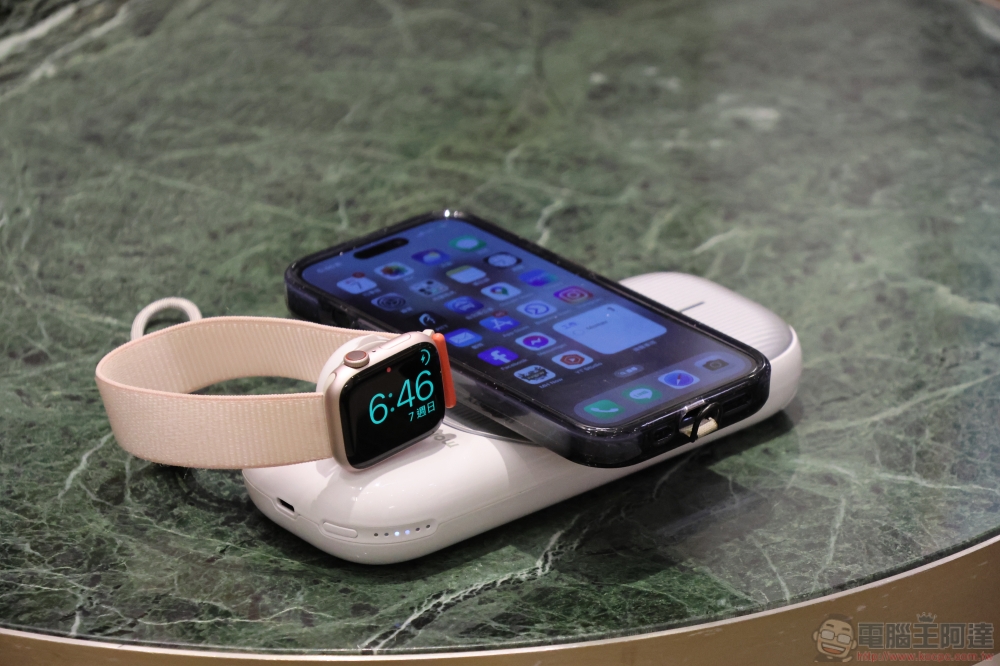momax 三合一無線充電行動電源，iPhone、Apple Watch、AirPods 一次充好 - 電腦王阿達
