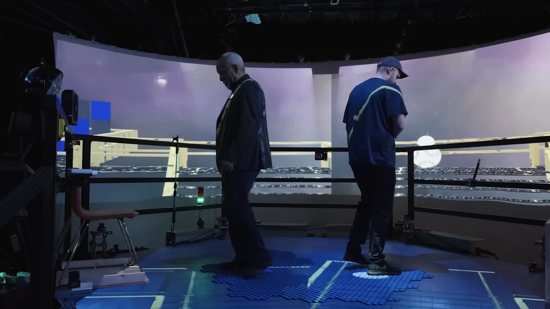 迪士尼新發明 HoloTile 地板，改變 VR 遊戲沉浸感低和空間感受限的問題 - 電腦王阿達